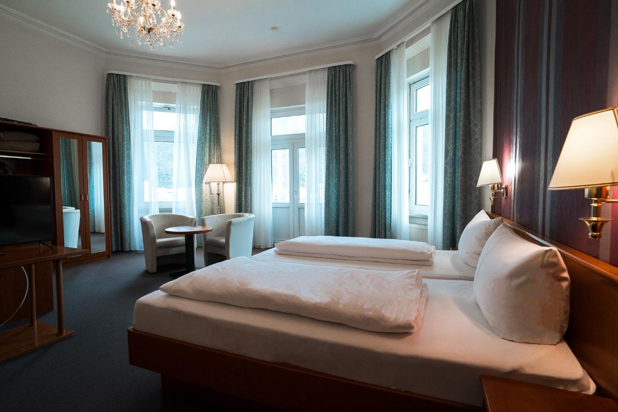 Trip Inn Parkhotel บัดเอมส์ ภายนอก รูปภาพ