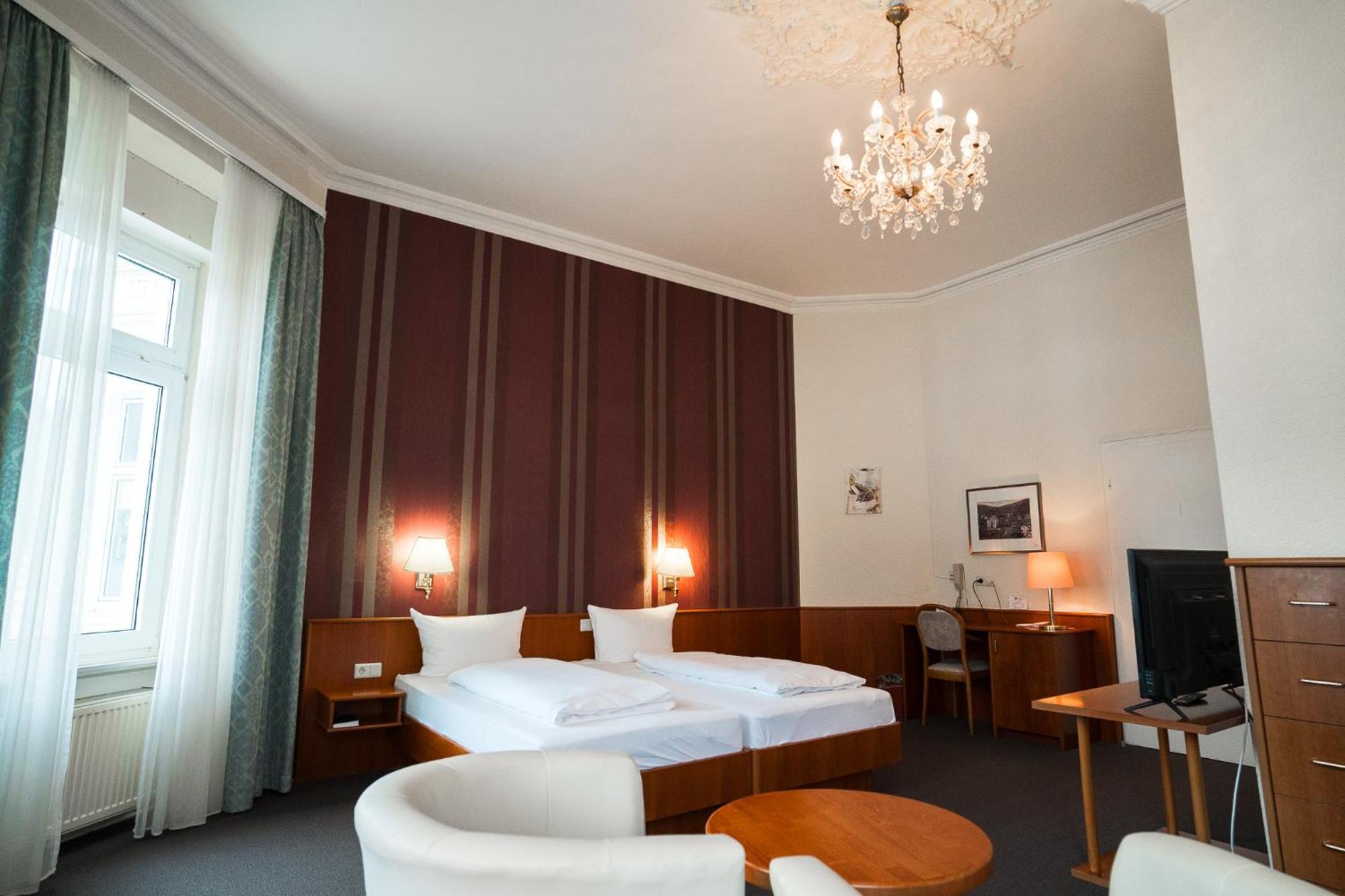Trip Inn Parkhotel บัดเอมส์ ภายนอก รูปภาพ