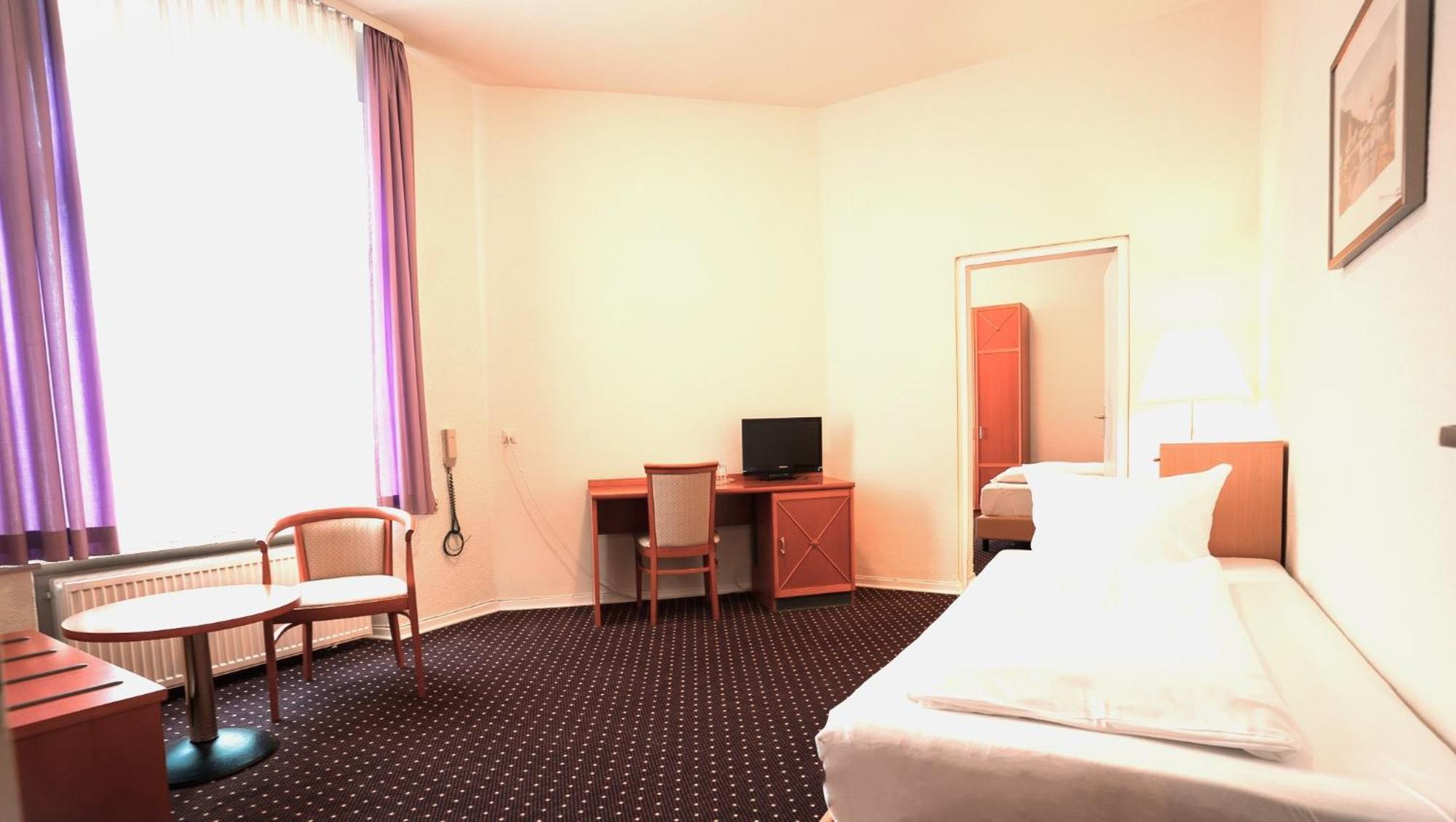 Trip Inn Parkhotel บัดเอมส์ ภายนอก รูปภาพ