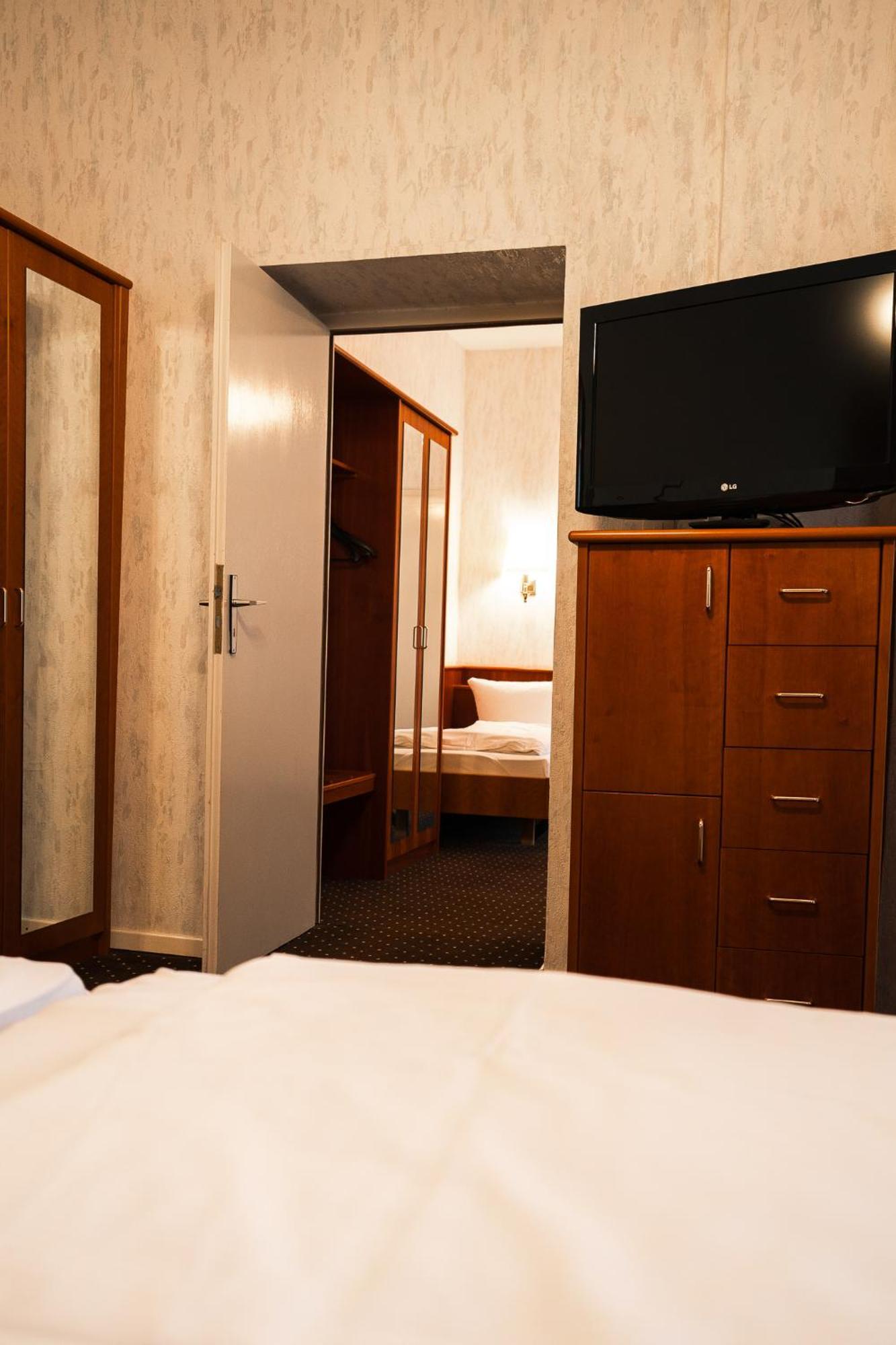 Trip Inn Parkhotel บัดเอมส์ ภายนอก รูปภาพ