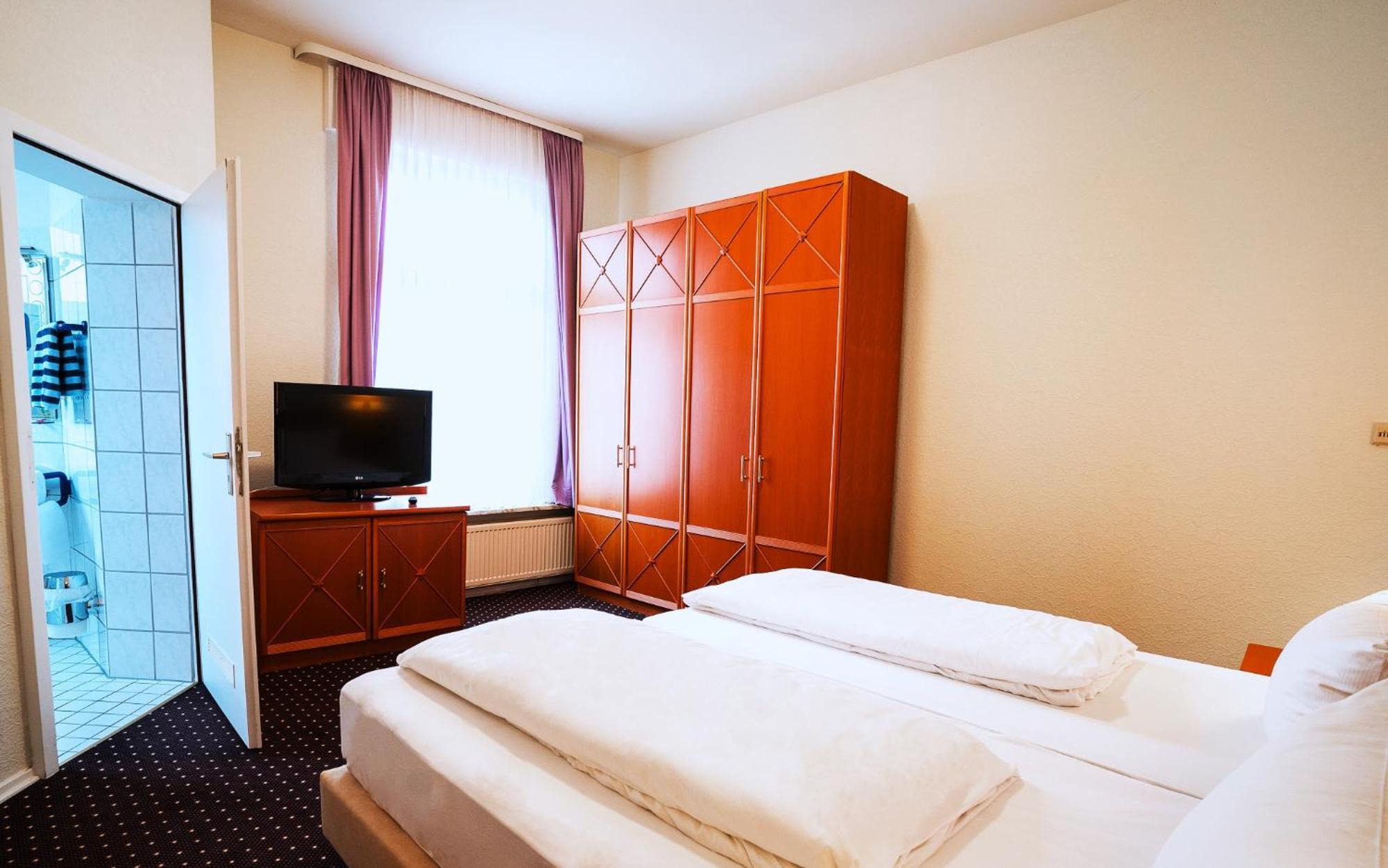 Trip Inn Parkhotel บัดเอมส์ ภายนอก รูปภาพ