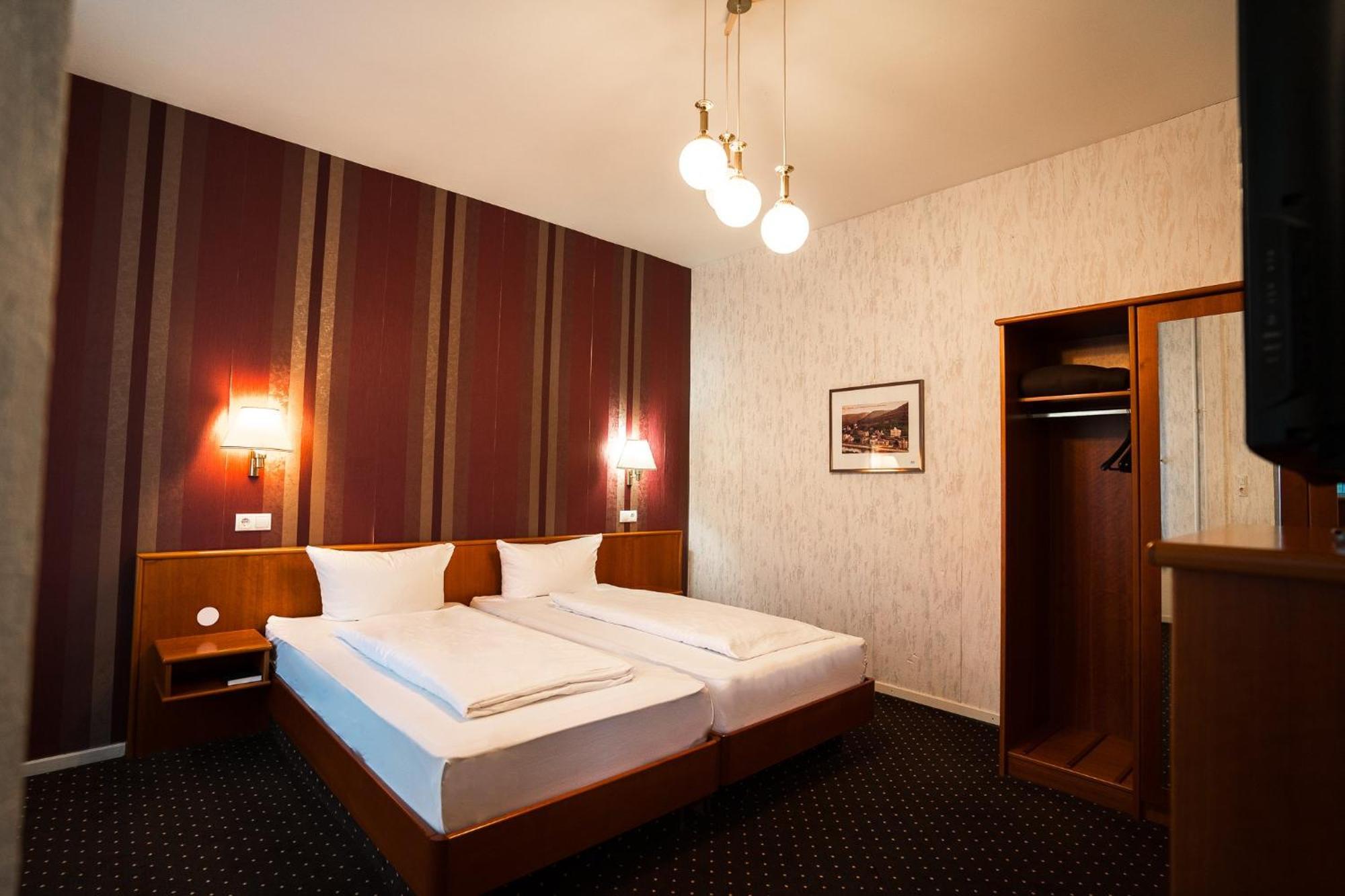 Trip Inn Parkhotel บัดเอมส์ ภายนอก รูปภาพ