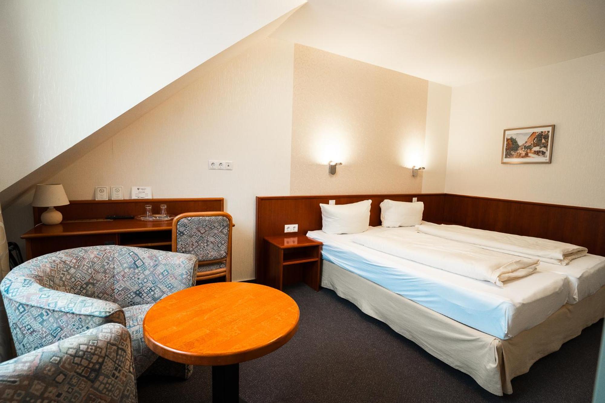 Trip Inn Parkhotel บัดเอมส์ ภายนอก รูปภาพ